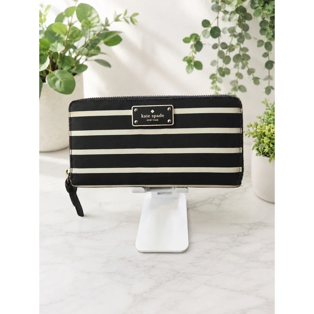 W246 Kate Spade stripe wallet